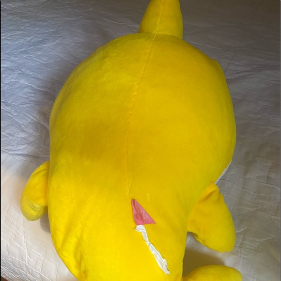 Yellow Baby Shark - Picture 2 of 2